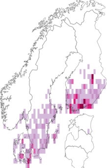 Fyndkarta för rödhalsad lavspinnare. Datakälla: GBIF